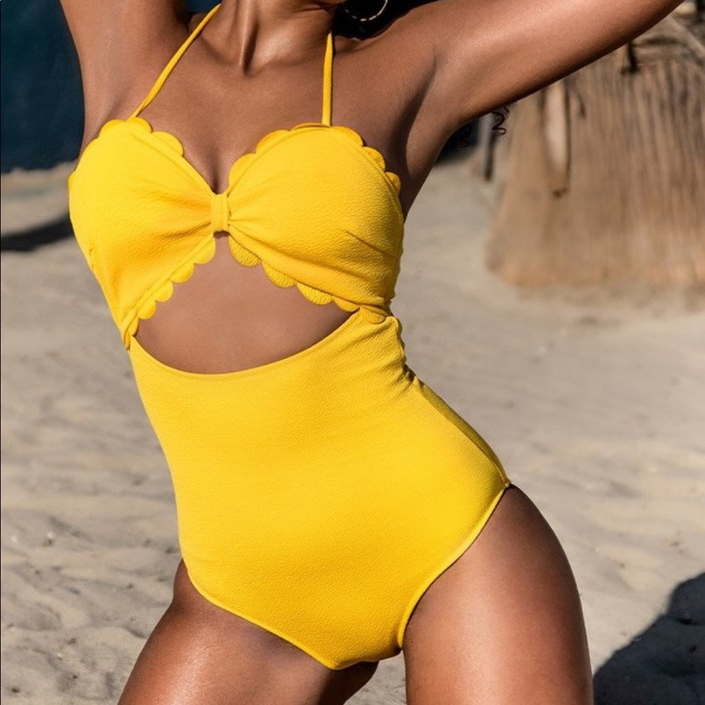 NEW WITH TAGS Scalloped One Piece Bathing Suit